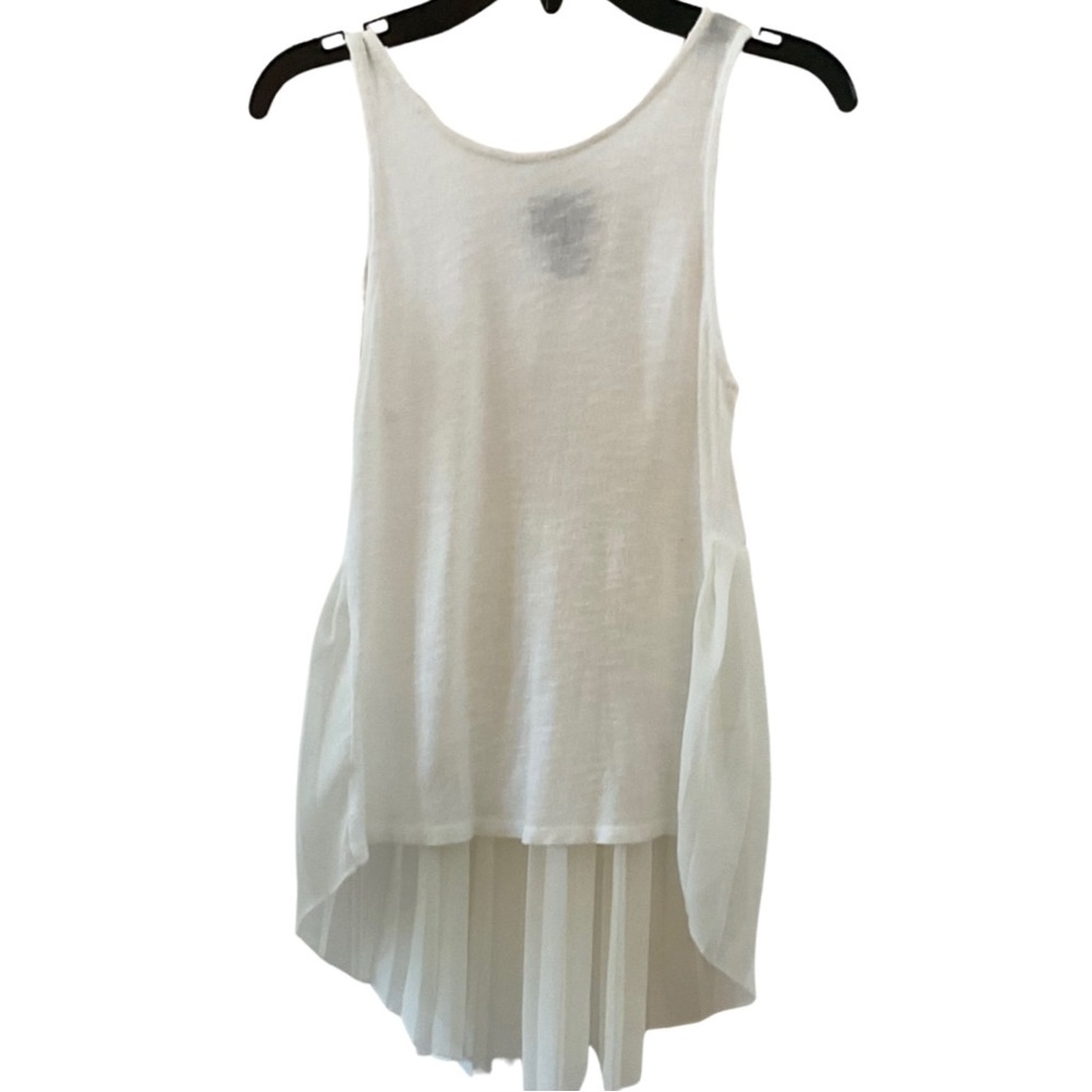2 Hip by Wrapper Flowy pleated top